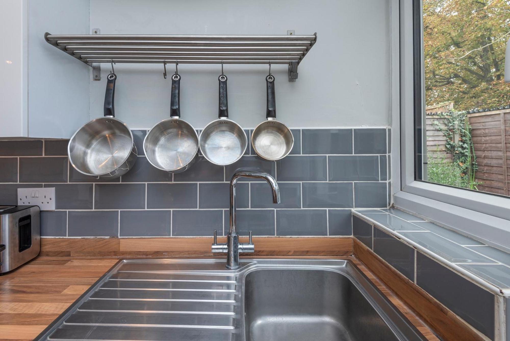 Stylish 1-bed With Private Entrance & Garden * Londres